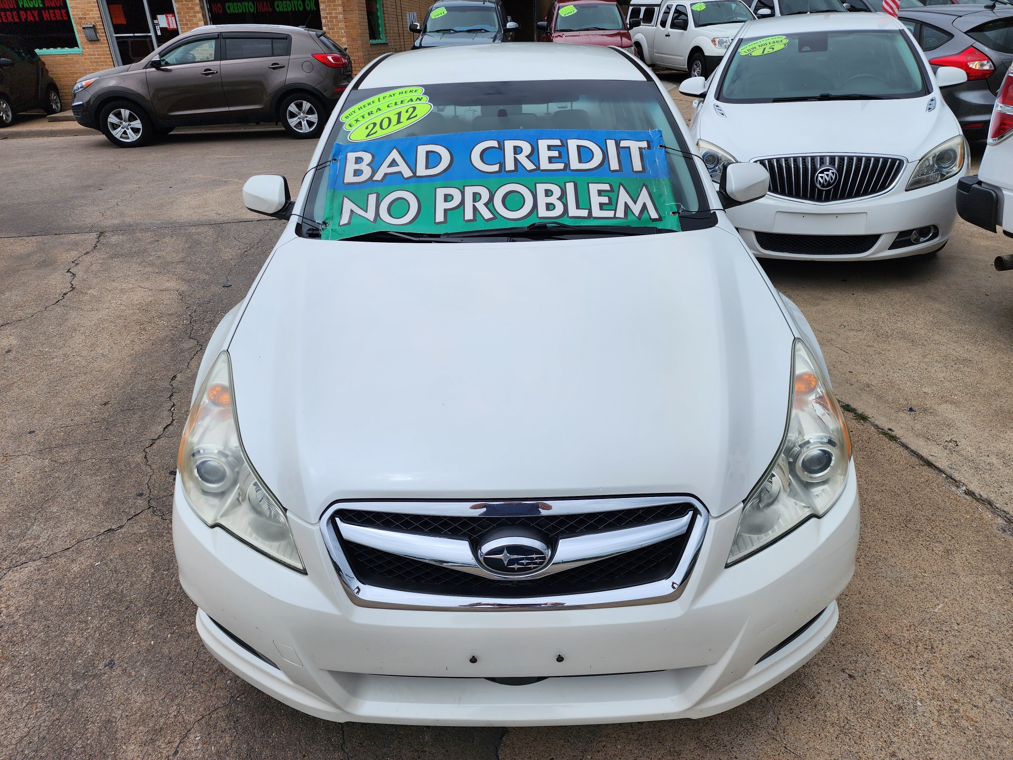 2012 DIAMOND WHITE Subaru Legacy Premium (4S3BMCB61C3) with an 2.5L H4 SOHC 16V engine, Continuously Variable Transmission transmission, located at 2660 S.Garland Avenue, Garland, TX, 75041, (469) 298-3118, 32.885387, -96.656776 - Photo #8